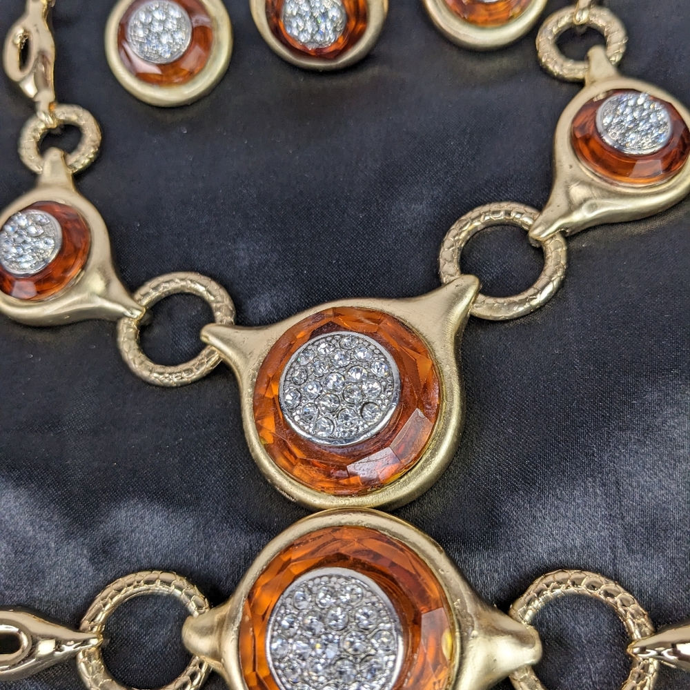 NWOT, BEAUTIFUL AFRICAN PARTY JEWELRY SET. - Picture 4 of 4